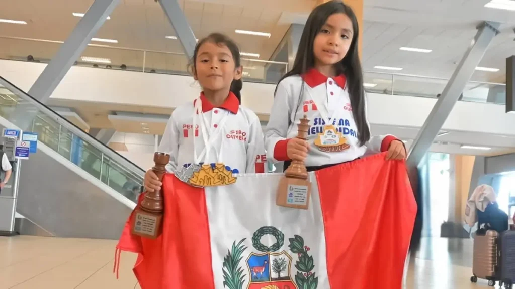 Niñas peruanas ganan cinco medallas en sudamericano de ajedrez en Uruguay