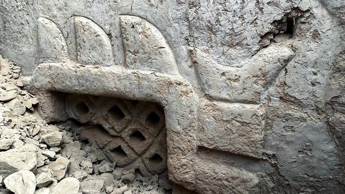 Descubren mural preincaico de 3.000 años en Perú